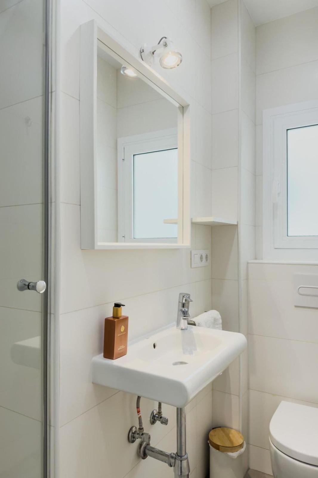 Barcelona Aura Apartments Л'Успіталет-да-Любрагат Екстер'єр фото